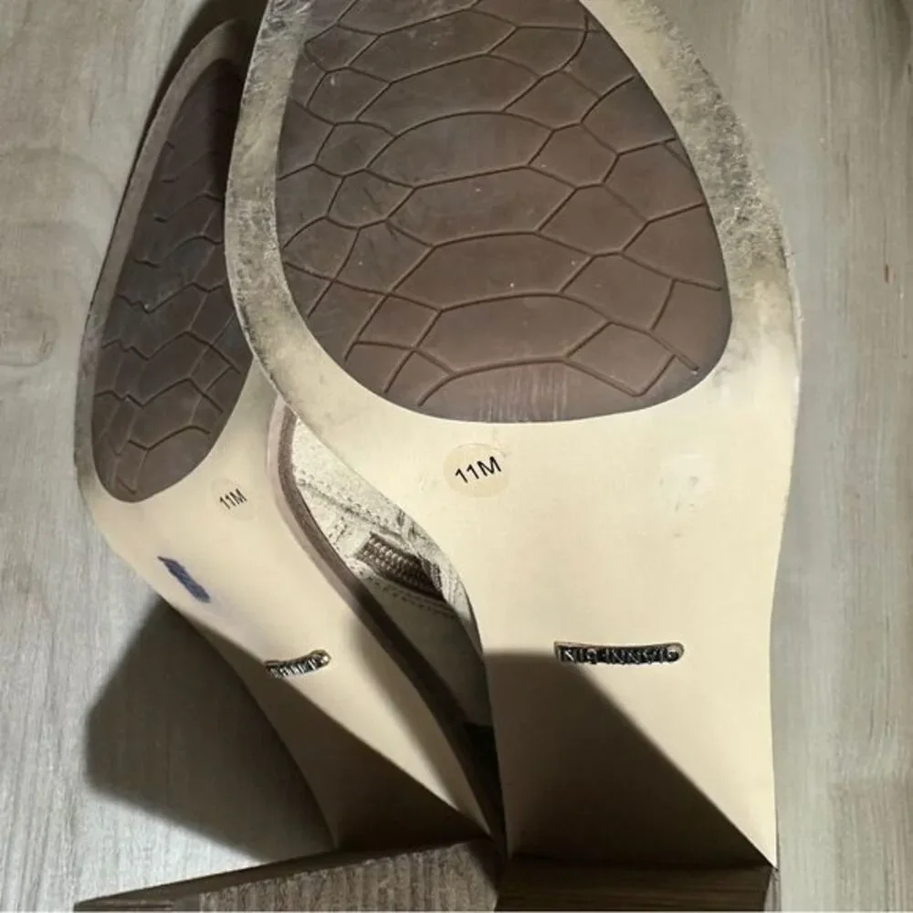 Gianni Bini Beige Women's Peep-Toe Suede Leather Summer Sandals US Size‎ 11